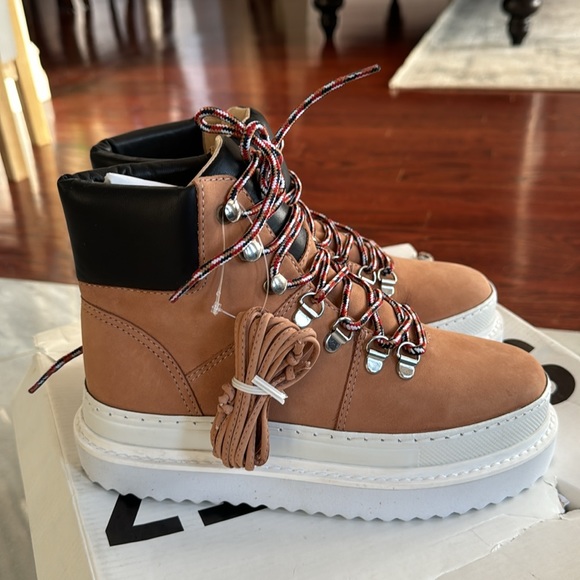 NIB SCHUTZ Marlua Waterproof platform lace up boots - Picture 1 of 9